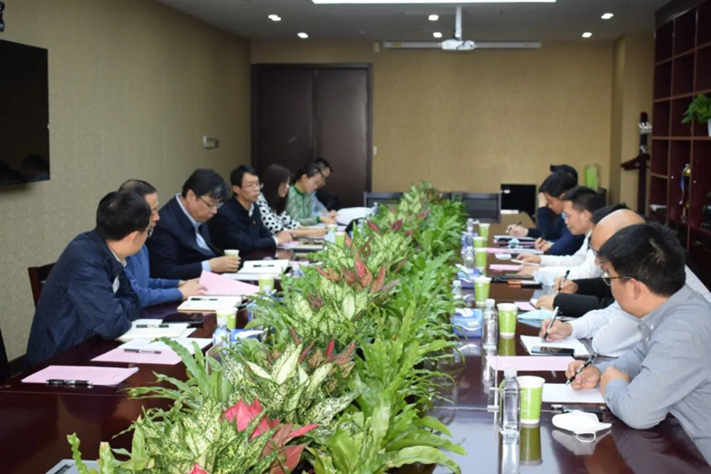 鎮江港客人（文內）